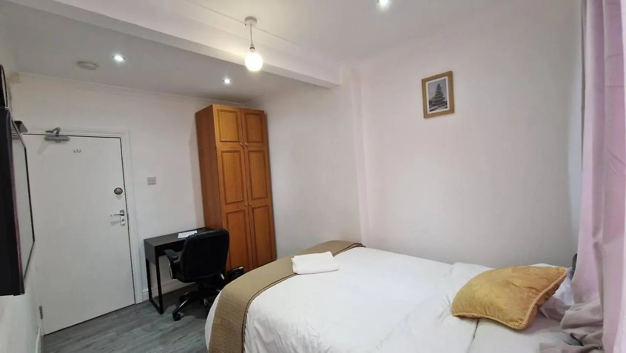 Starlet Property Wanstead Apartment