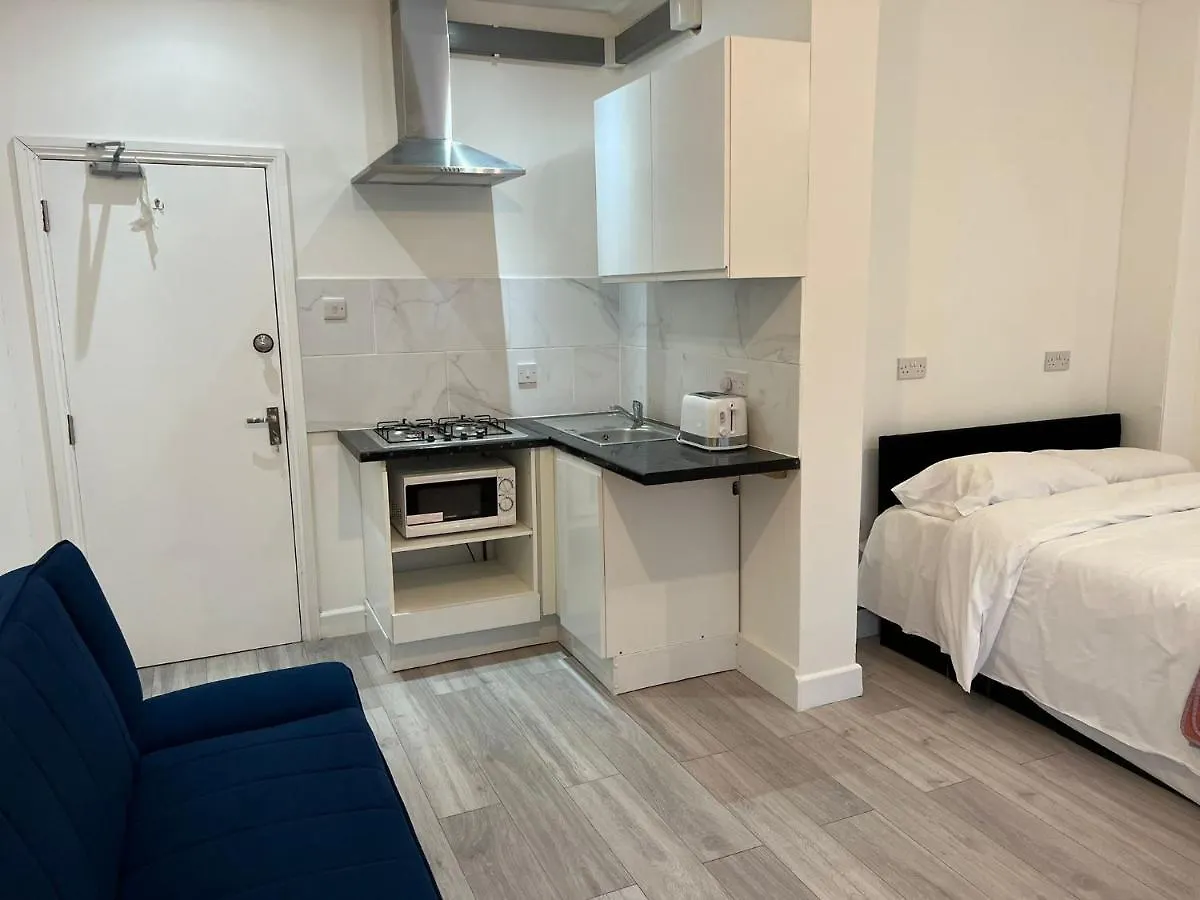 Starlet Property Wanstead Apartment