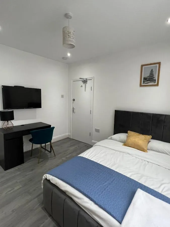 Starlet Property Wanstead Apartment