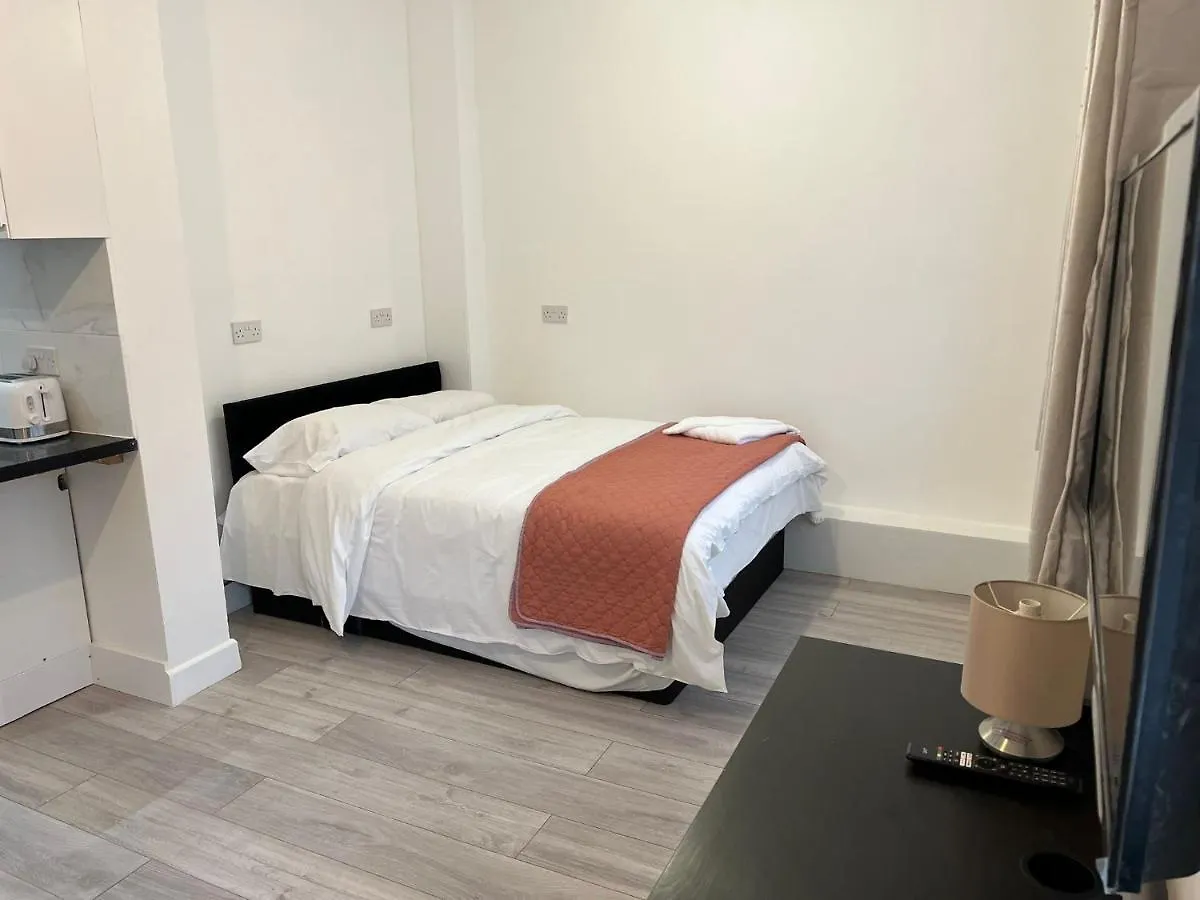 Starlet Property Wanstead Apartment